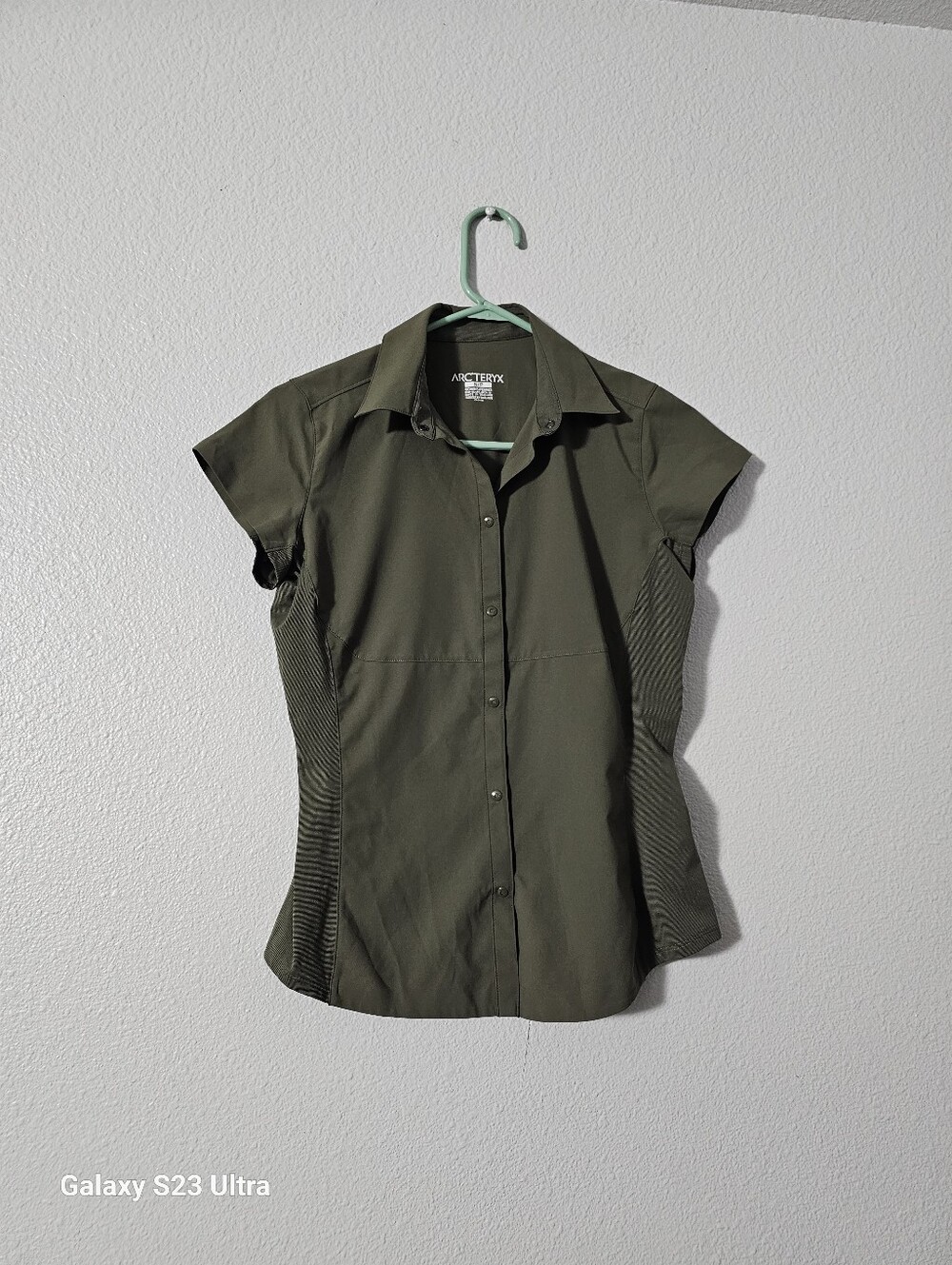 Arc'teryx Olive Green Short Sleeve Button-Down Shirt Sz S